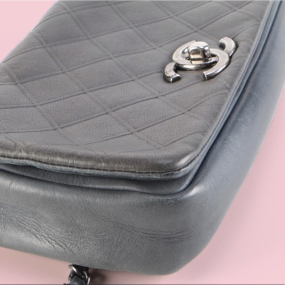 Chanel New Chic Diamond Quilted Medium Flap Bag - Picture 5 of 11